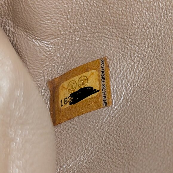 Chanel Pearlescent Gold Half Moon Quilted Lambskin Kisslock Clutch - Picture 14 of 15